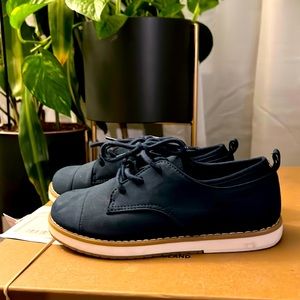 ZARA BOYS SIZE 30 (13 US) NAVY BLUE SADDLE SHOES